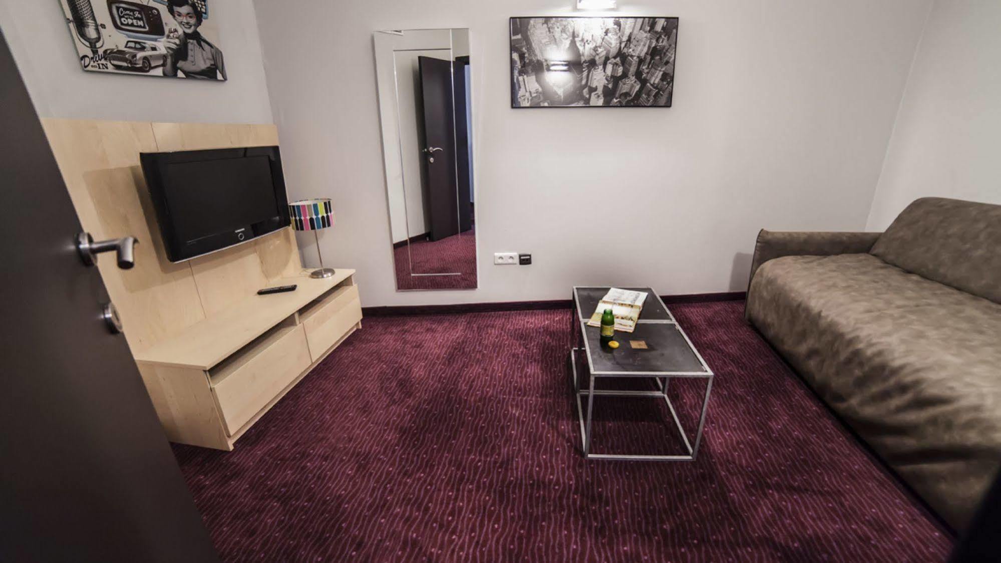 Hotel Kanai Lille Eksteriør bilde